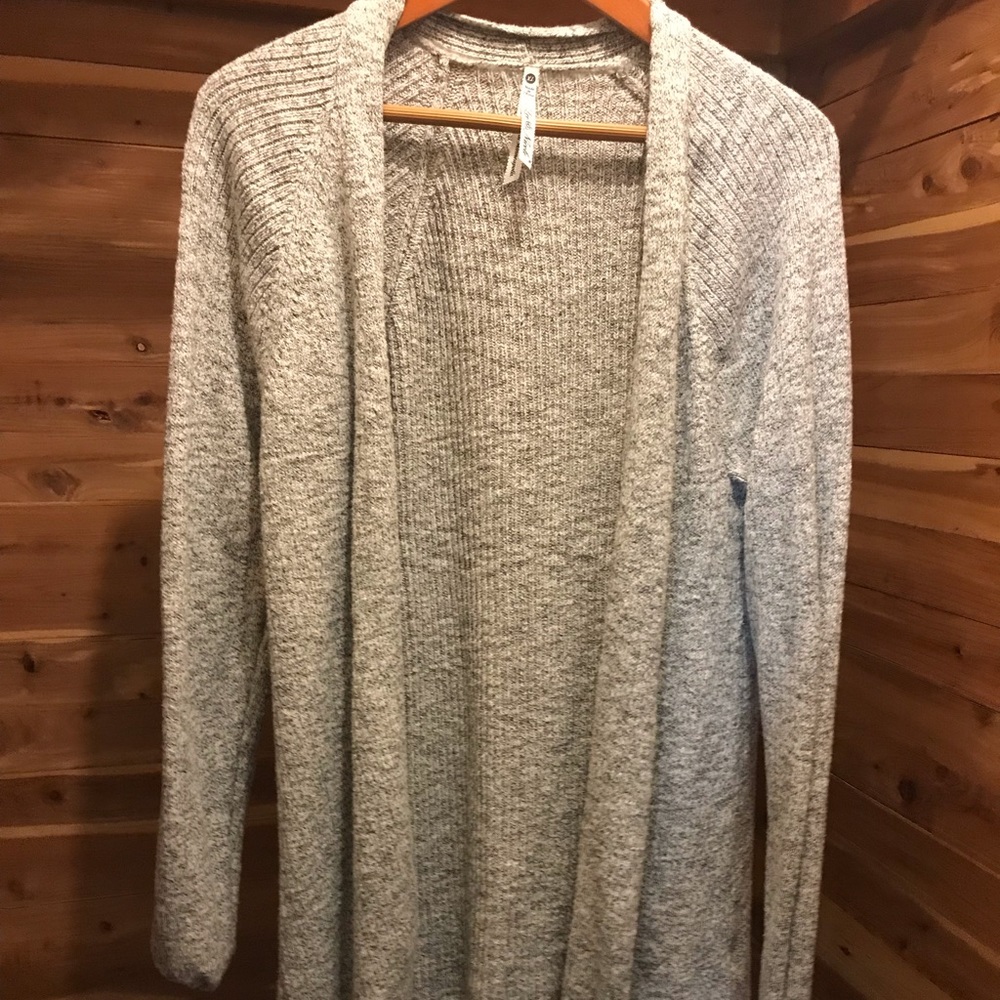 Gray open cardigan